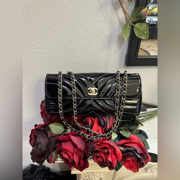 $2599 on-site ! Chanel Vintage patent East west classic flap shoulder bag - Picture 4 of 9